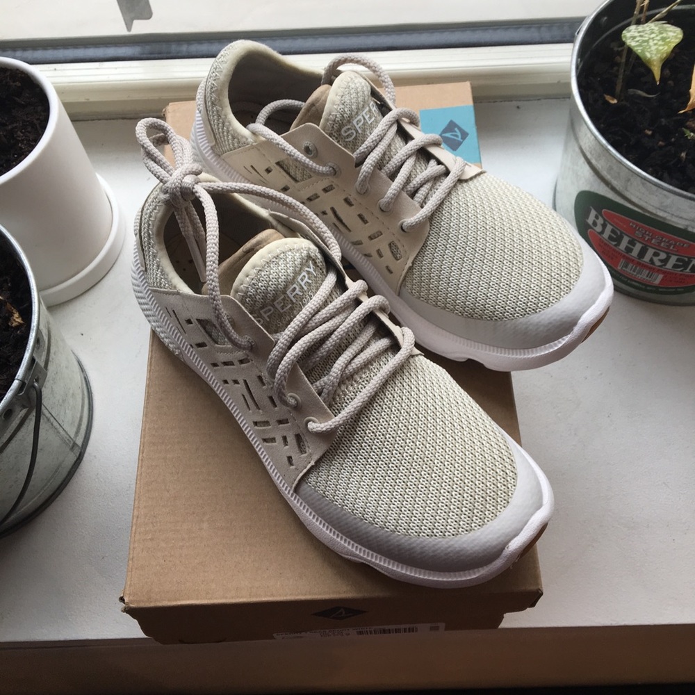 Ivory Sperry 7 Sea Sport Sneakers 5.5 New In Box